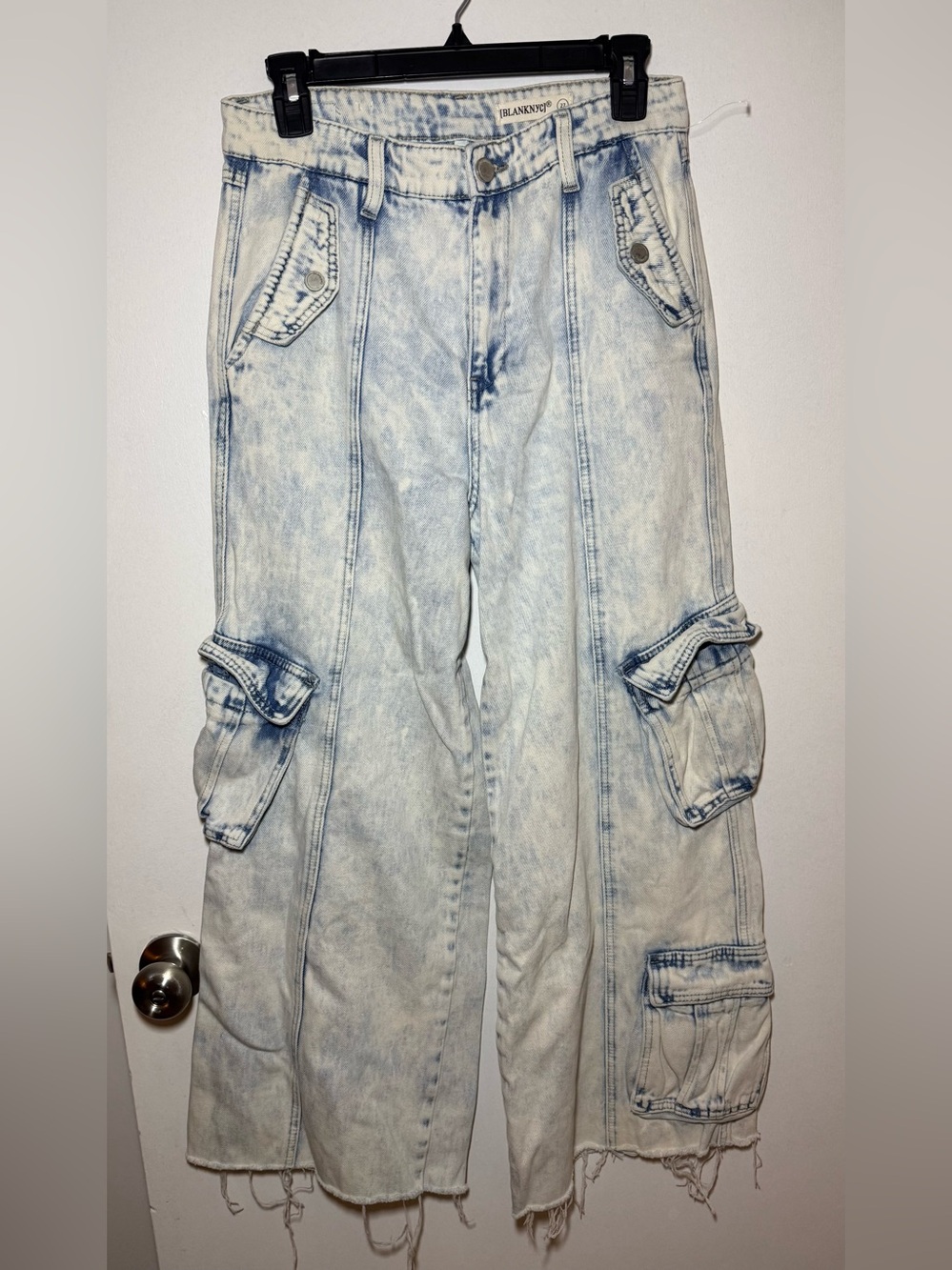 BLANKNYC Light Acid Wash Wide Cargo Utility Jeans Raw Distressed Hem Size 27